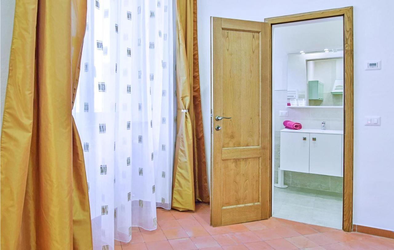 1 Bedroom Gorgeous Apartment In アレッツォ エクステリア 写真